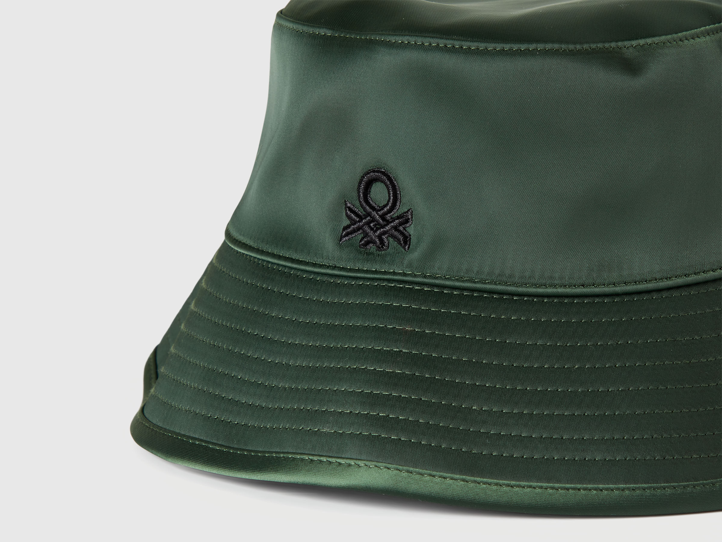 HAT Femme image number 3